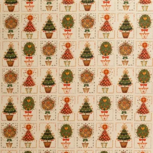 Árvores de Natal e vasos de flores