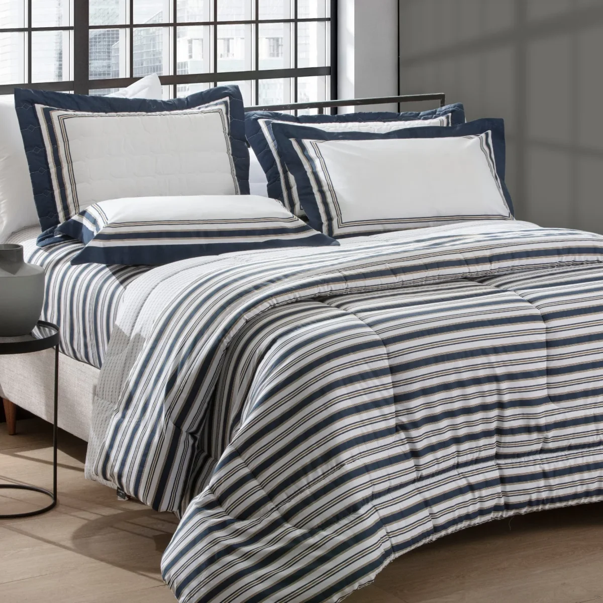 Cobreleito Queen Kacyumara Vida Bela 200 Fios Harry com 2 Portas Travesseiro 2,40m x 2,60m
