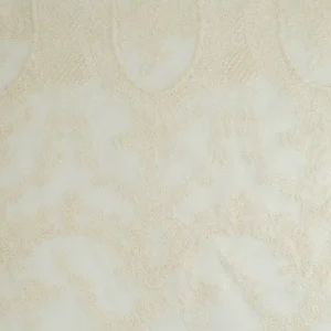 Tule branco bordado