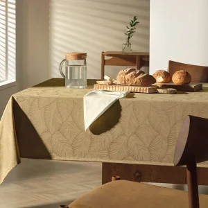 Toalha de Mesa Karsten Tilia Camurça Quadrada – 1,40 x 1,40m