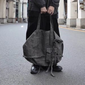 Bolsa Carteiro Masculina BP 126: Estilo Casual em Lona e Amplo Espaço Urbano